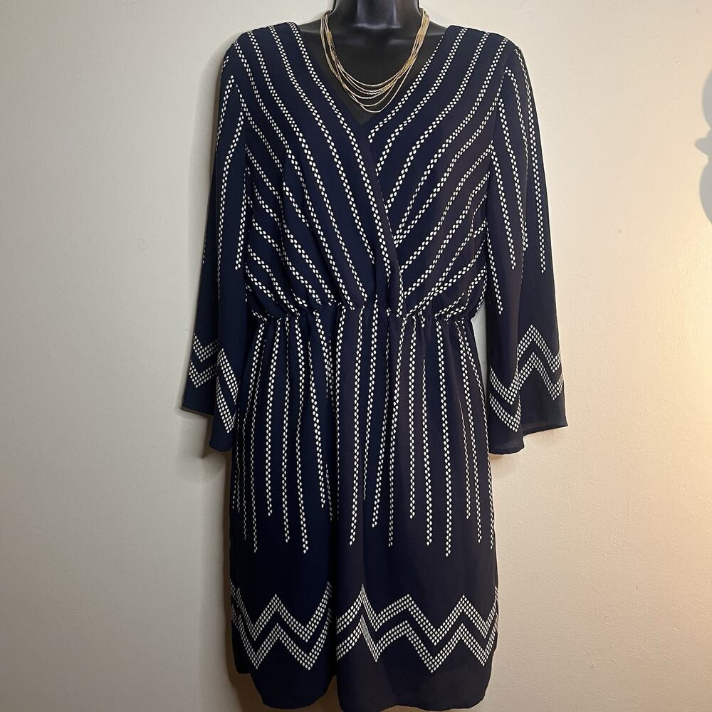 DEX Dress Size M- Navy Blue V Neckline Elastic Waistband Fully Lined Chevron